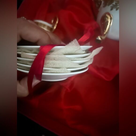 Vintage Used Fine China Tea Set 5 cups 5 plates and tea pot with lid beautiful - Picture 11 of 11